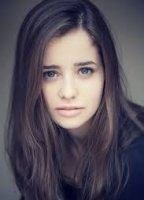 Holly Earl